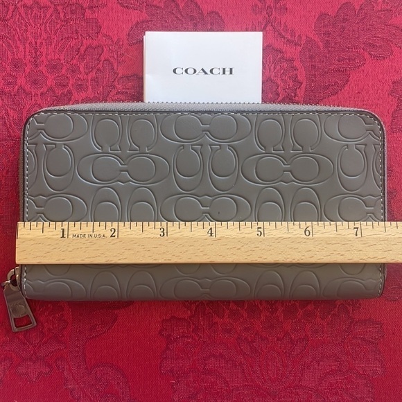 Brand New Coach Genuine Leather Heather Grey Accordion Zip Around Wallet - Picture 7 of 16